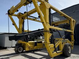 Combilift Straddle carrier
