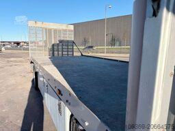 SCANIA R380 4x2 Autotransport with hydraulic ramp