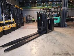 Mitsubishi OPB20N2X fourches levée ergonomique 2400mm