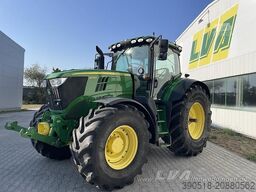 John Deere 6215R
