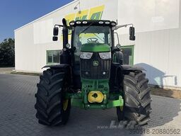 John Deere 6215R