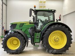 John Deere 6215R