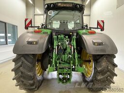 John Deere 6215R