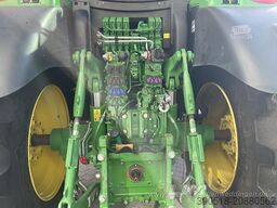 John Deere 6215R