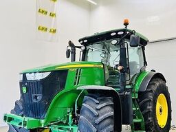 John Deere 7230R