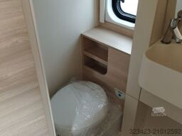 EURAMOBIL Van V 635 EB Captain-Chair- Sitze, Skyroof, RFK