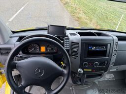 Mercedes-Benz Sprinter 319