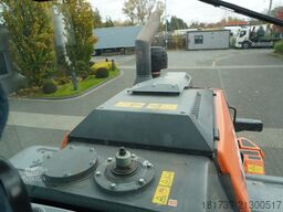 Hitachi ZW220 articulated loader / 2 buckets