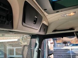 MERCEDES-BENZ 3253 Pritsche + HIAB 302 Kran 8x2-4