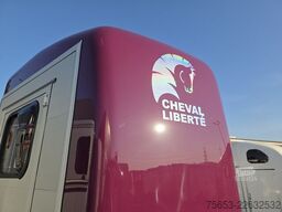 Cheval Liberté Touring Country 2,6t berry Sattelschrank