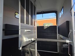 Cheval Liberté Touring Country 2,6t berry Sattelschrank