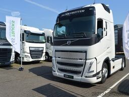 VOLVO FH 460 Globetrotter XL i-Save SideSkirts