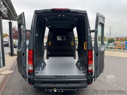 IVECO Daily 35S18HA8 3.0L *R3.520mm*AHK*2xSchiebetür*