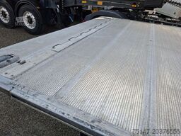 SCHMITZ CARGOBULL 18 to Tandem Kühlkoffer Ladebordwand Durchlader