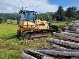New Holland D150B Doser w/ new undercarriage and 6 way functio