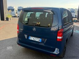 Mercedes-Benz V200