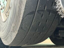 SCANIA P370 VAN BEURDEN ISOLATED BOX THERMO KING TAIL L