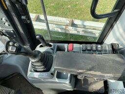 Hitachi ZW250-6