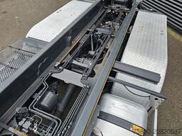 Mercedes-Benz AROCS 3945 / 8x4 HAAKARM / LIFT / ABROLKIPPER