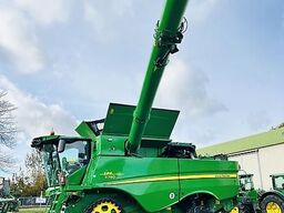 John Deere S790