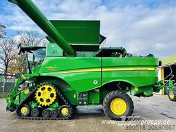 John Deere S790