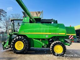 John Deere C670