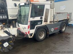 Hansa APZ1003-Winterdienst-4x4-Streuer