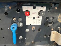 SCHMITZ CARGOBULL Kippauflieger mit 3 Achsen und Liftachse