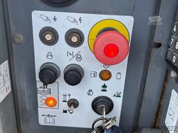 SkyJack SJ6832RT - 11,70m Diesel Scherenarbeitsbühne