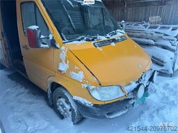 Mercedes-Benz 416 CDI Sprinter with tail lift