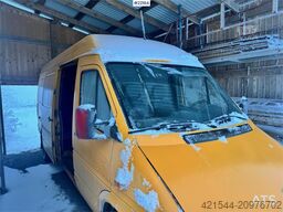 Mercedes-Benz 416 CDI Sprinter with tail lift