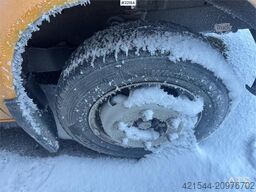 Mercedes-Benz 416 CDI Sprinter with tail lift