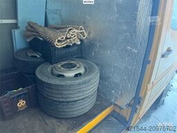 Mercedes-Benz 416 CDI Sprinter with tail lift