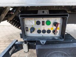 RENAULT D12.240+HAYON ANTEO 1.7T.
