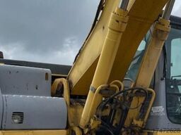 Kobelco E 305, Kettenbagger