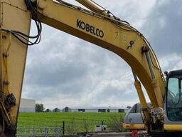Kobelco E 305, Kettenbagger