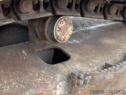 Kobelco E 305, Kettenbagger