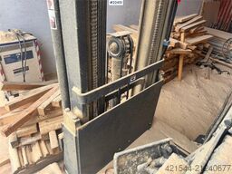 Nissan UNS 140 Reach Truck