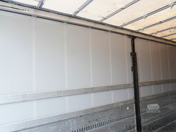 Mercedes-Benz Actros 2545 6×2 MP5 / FULL ADR / Curtain