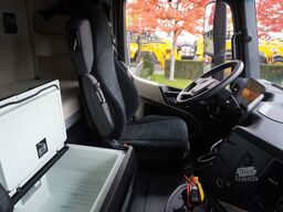 Mercedes-Benz Actros 2545 6×2 MP5 / FULL ADR / Curtain