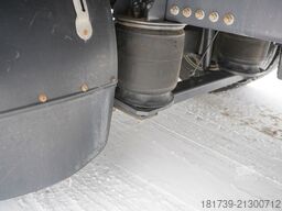 Renault D280 16T / Box truck 18 EPAL / Tail lift