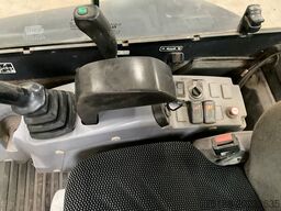 Kubota U 27-4