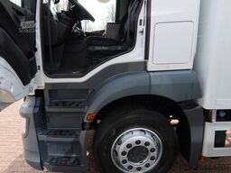 Mercedes-Benz Bakwagen + DHollandia 2000 kg