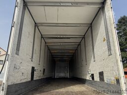 Schmitz Cargobull SKO24/L Doppelstock-Koffer, Liftachse