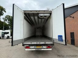 Schmitz Cargobull SKO 24 5x Vleeshaken Rohrbahnen Fleisch Carrier...