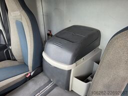 Volvo FL 250 Koffer mit Portaltüren