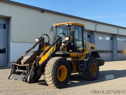 JCB 427