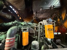 JCB 427