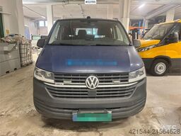 Volkswagen 4x4 Transporter w/ crane – 2 sets of tires