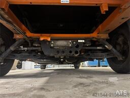 Volkswagen 4x4 Transporter w/ crane – 2 sets of tires